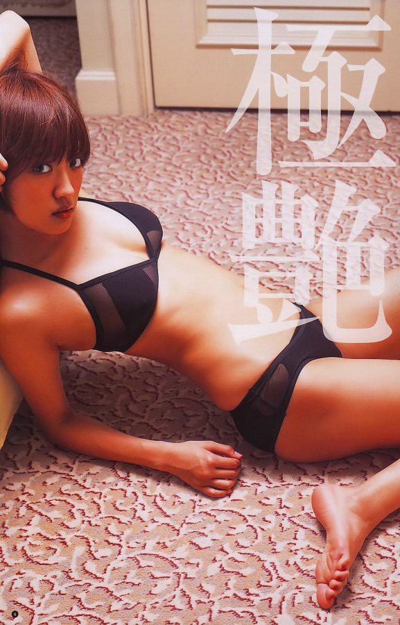 夏菜 ビキニ画像!若い頃の抜群スタイルがたまらない! 25枚目