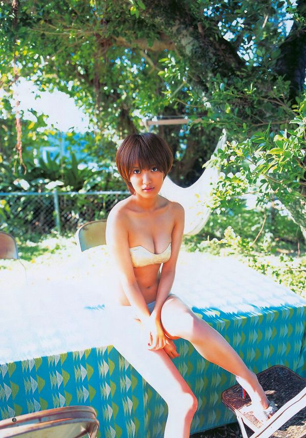 夏菜 ビキニ画像!若い頃の抜群スタイルがたまらない! 27枚目