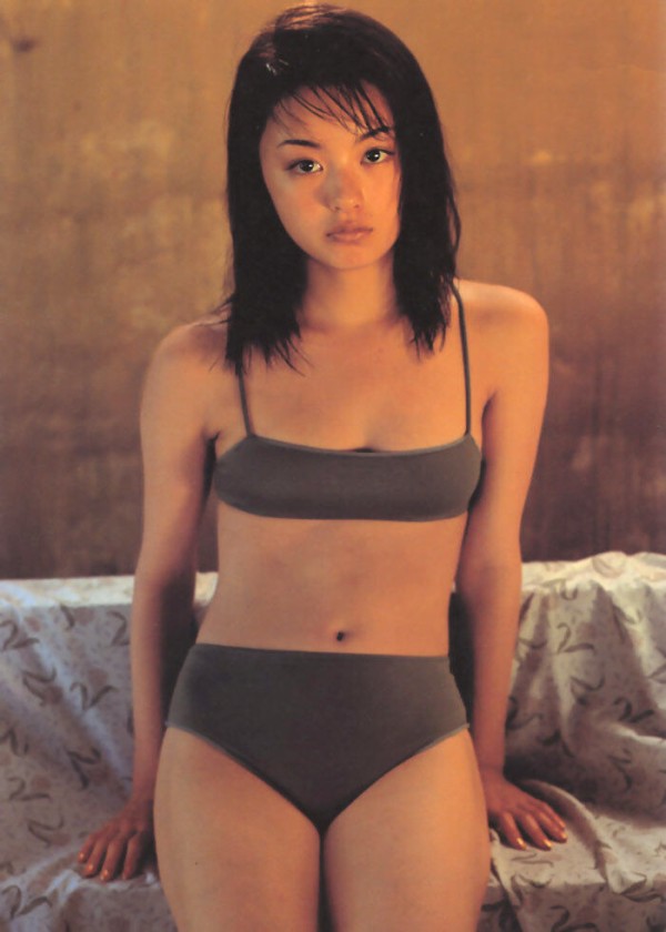 品田ゆい ビキニ画像!若い頃のかわいさがたまらない! 18枚目