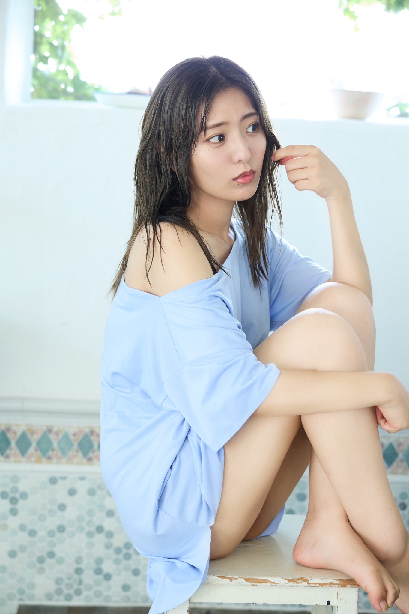 白戸ゆめのアナウンサー、1st写真集『Lily』の表紙を解禁 16枚目