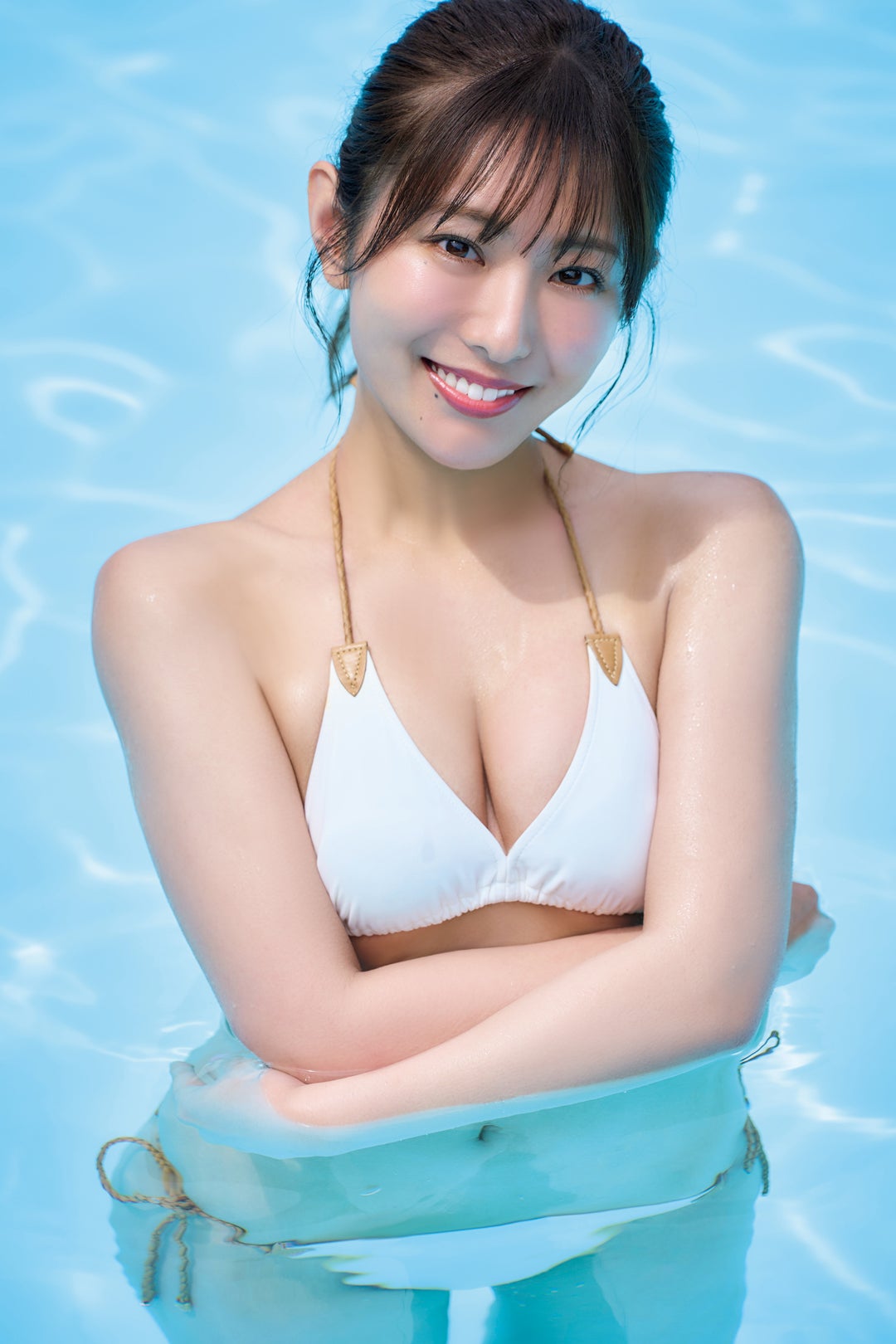 白戸ゆめのアナウンサー、1st写真集『Lily』の表紙を解禁 22枚目