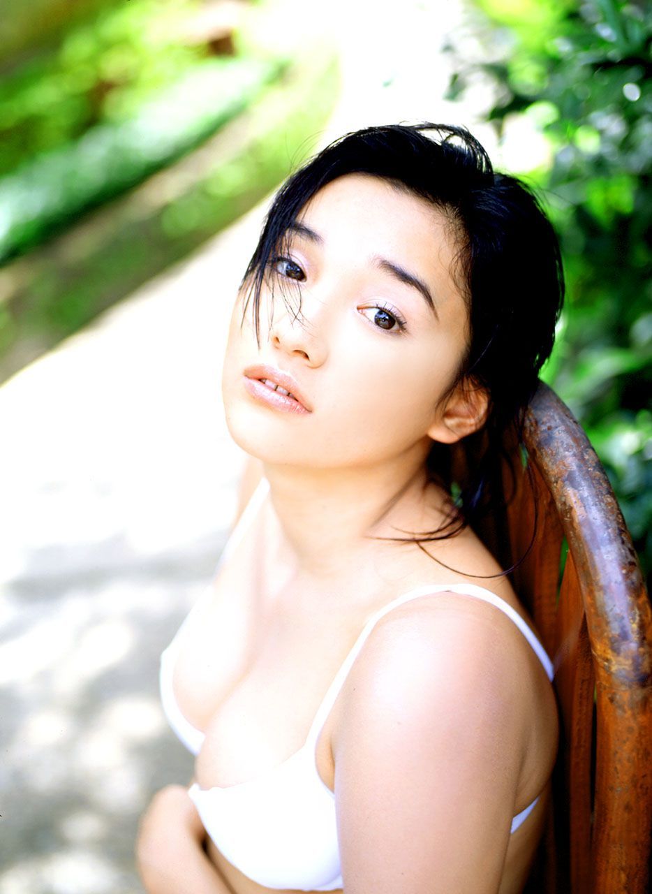 小野愛 ビキニ画像!若い頃の抜群スタイルがたまらない! 2枚目