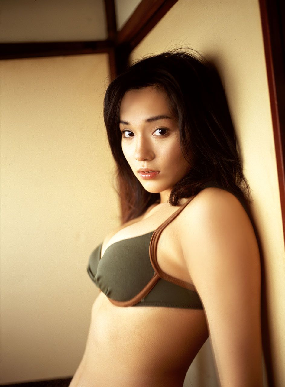 小野愛 ビキニ画像!若い頃の抜群スタイルがたまらない! 17枚目