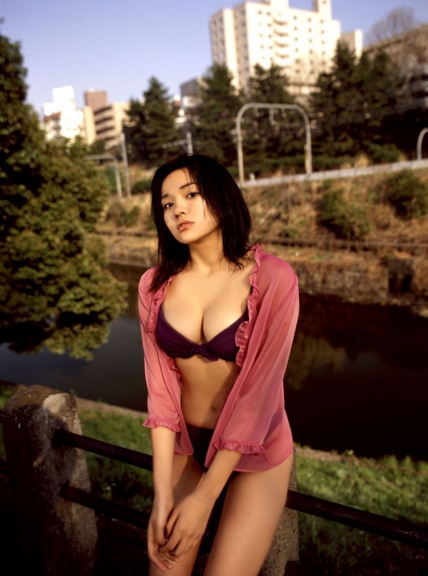 小野愛 ビキニ画像!若い頃の抜群スタイルがたまらない! 19枚目