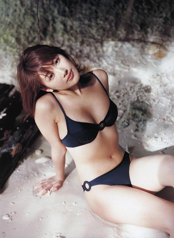 安めぐみ ビキニ画像!若い頃の水着姿がかわいい! 8枚目