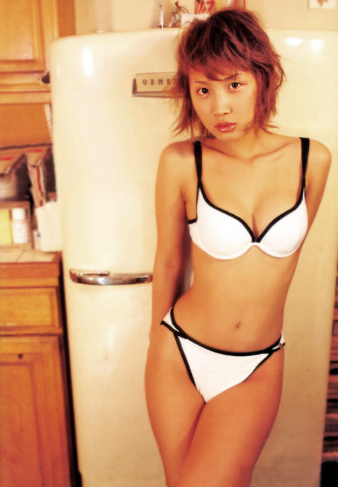 加藤明日美 ビキニ画像!若い頃の抜群スタイルがたまらない! 19枚目