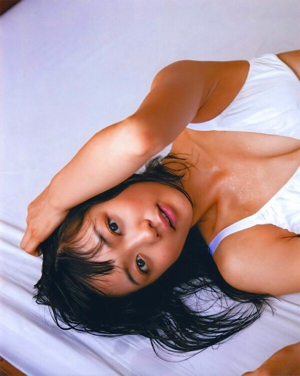 森田涼花 ビキニ画像!若い頃のかわいさがたまらない! 25枚目