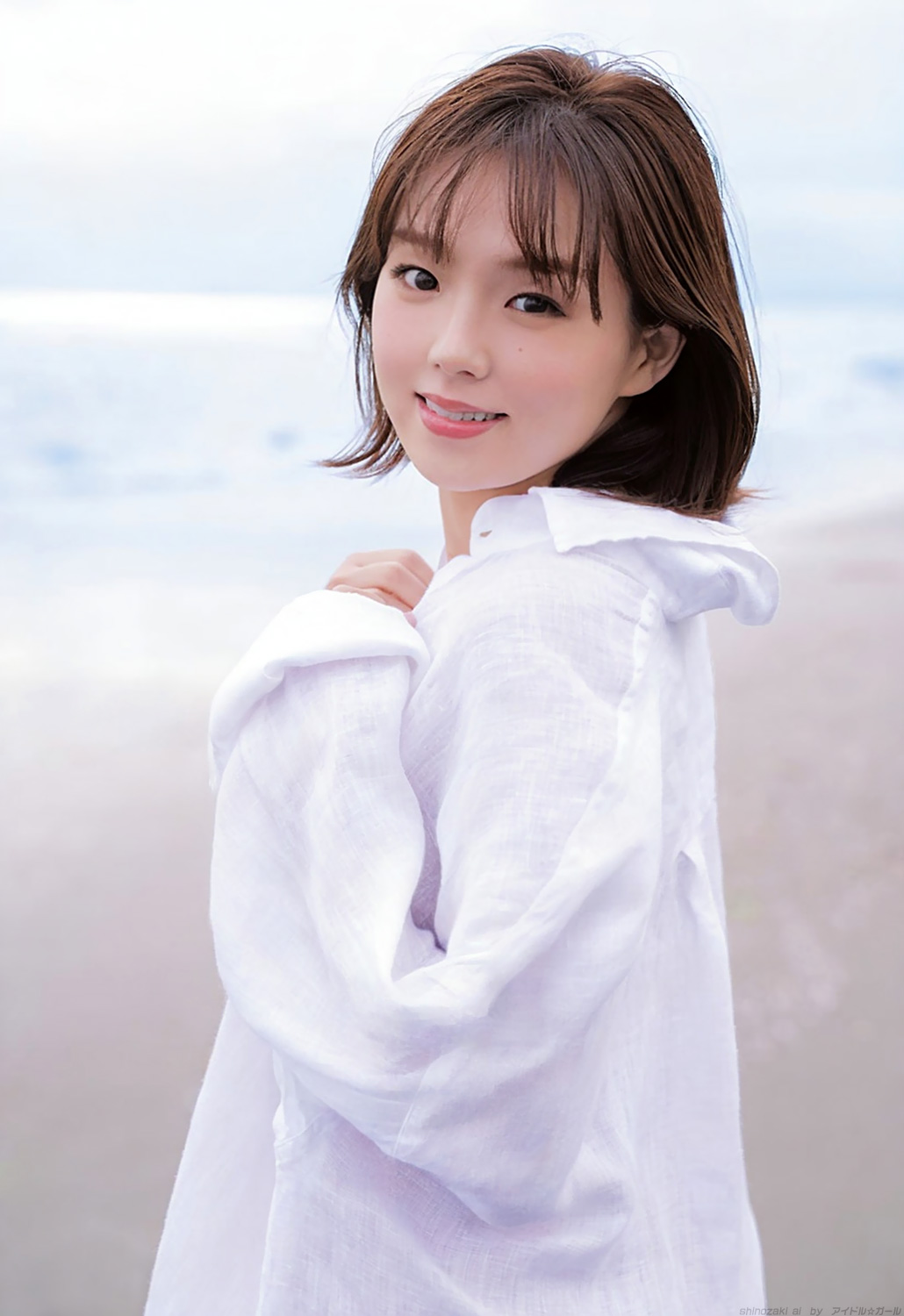G 篠崎愛 601-610 グラビア・水着画像 3枚目