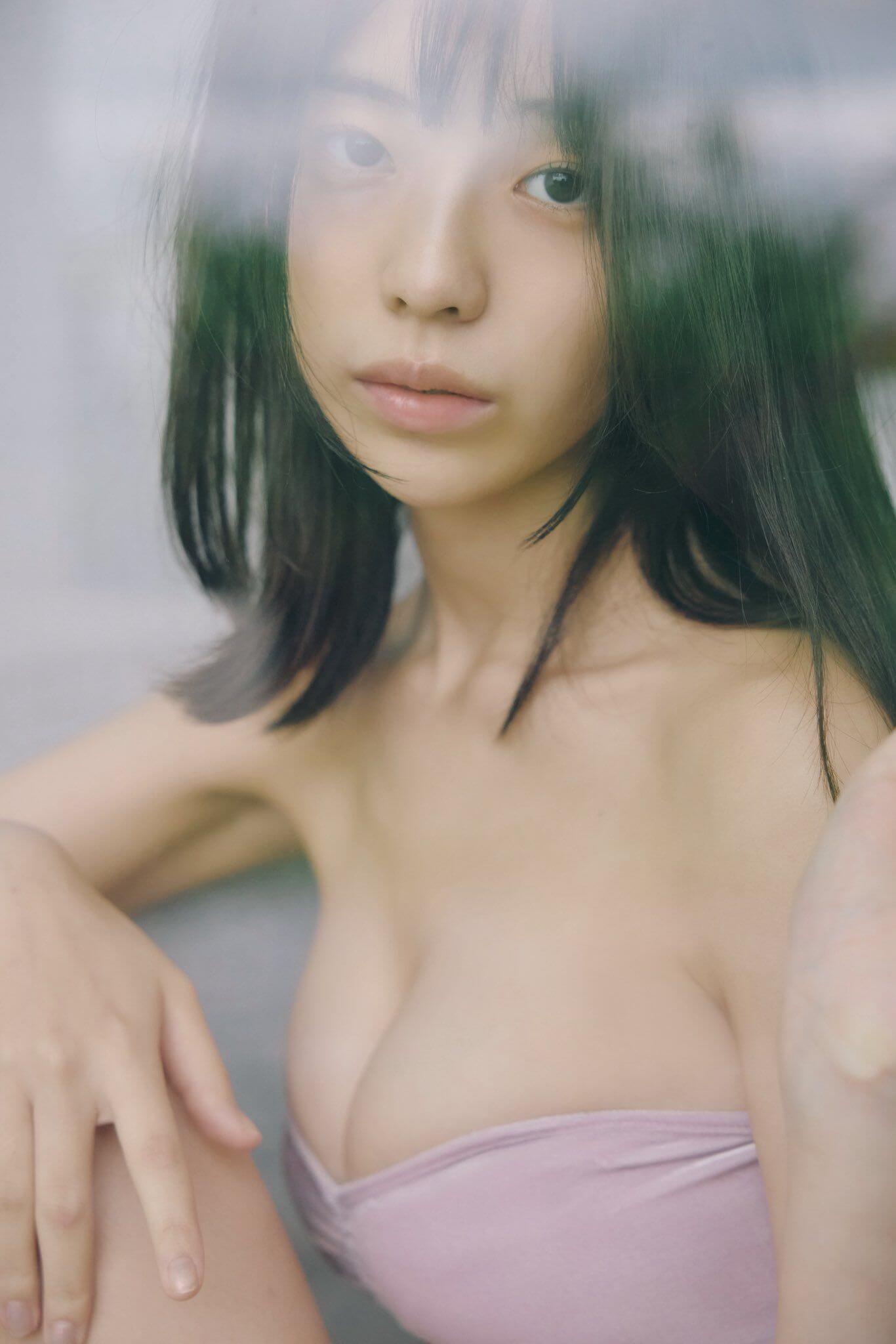 息をのむ美ボディ!菊地姫奈の最新水着グラビア 25枚目