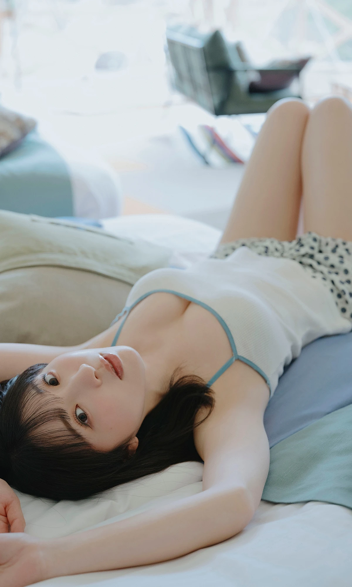 【大増量】豊田萌絵写真集「Day by Day」 3枚目