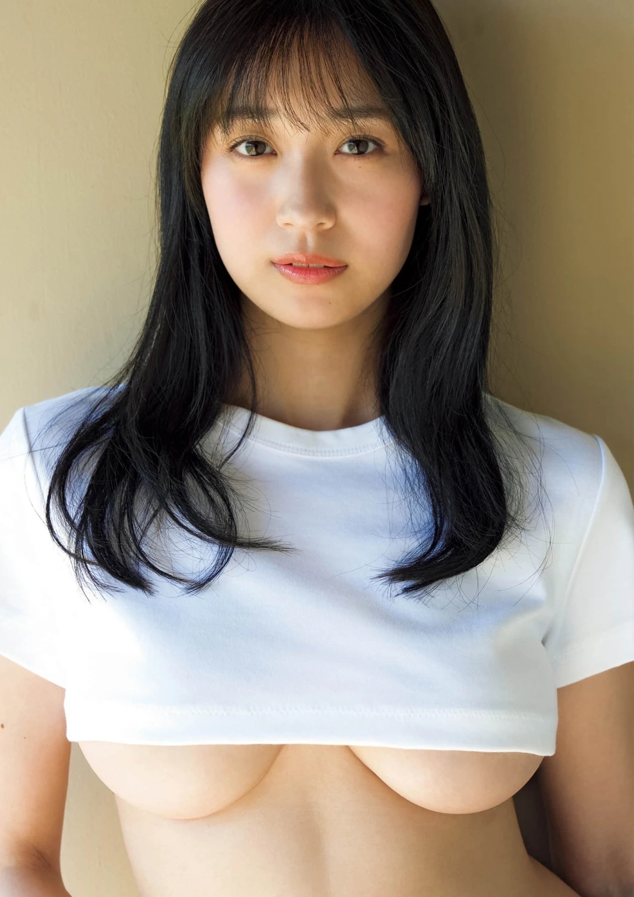 溝端葵1st写真集 「あおいままで。」 6枚目