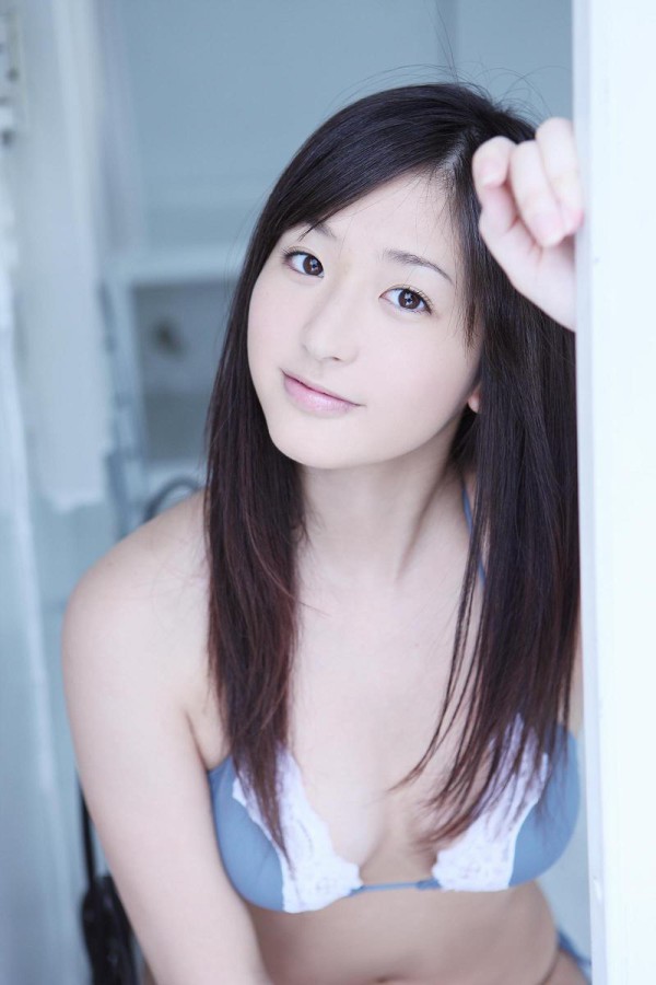 村上友梨 ビキニ画像!抜群のスタイルがたまらない! 26枚目