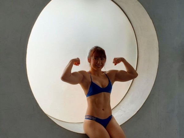 才木玲佳 ビキニ画像!鍛えた筋肉美がたまらない! 18枚目