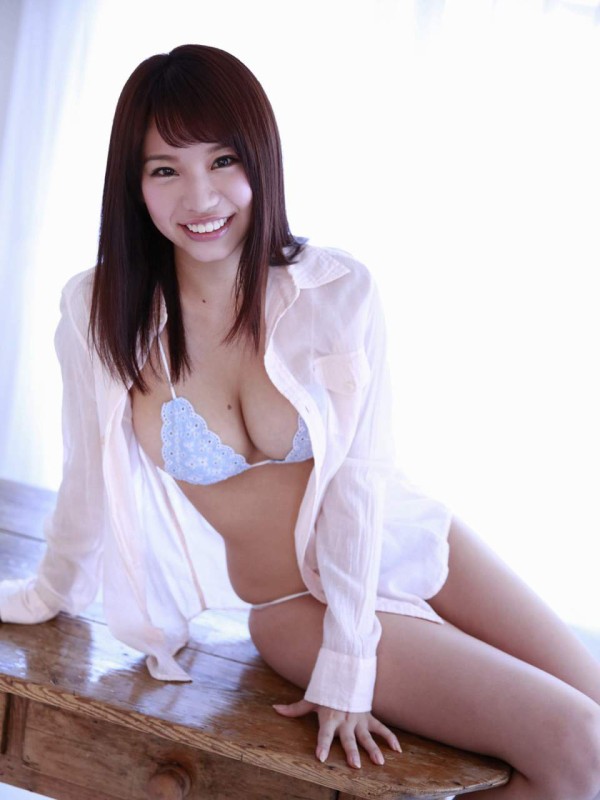 久松かおり ビキニ画像!抜群のスタイルがたまらない! 23枚目