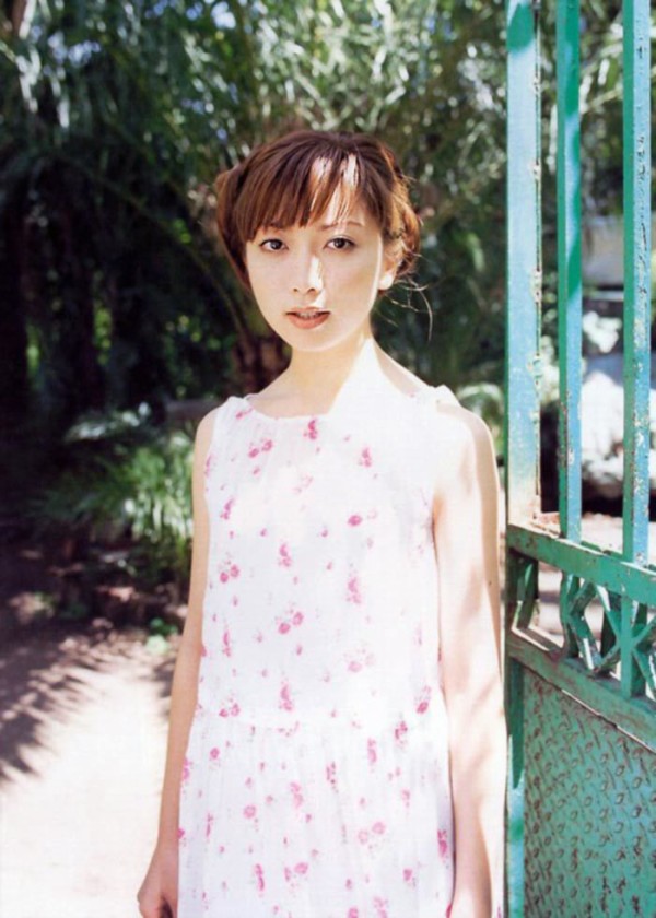 持田香織 グラビア画像!若い頃のかわいさがたまらない! 5枚目