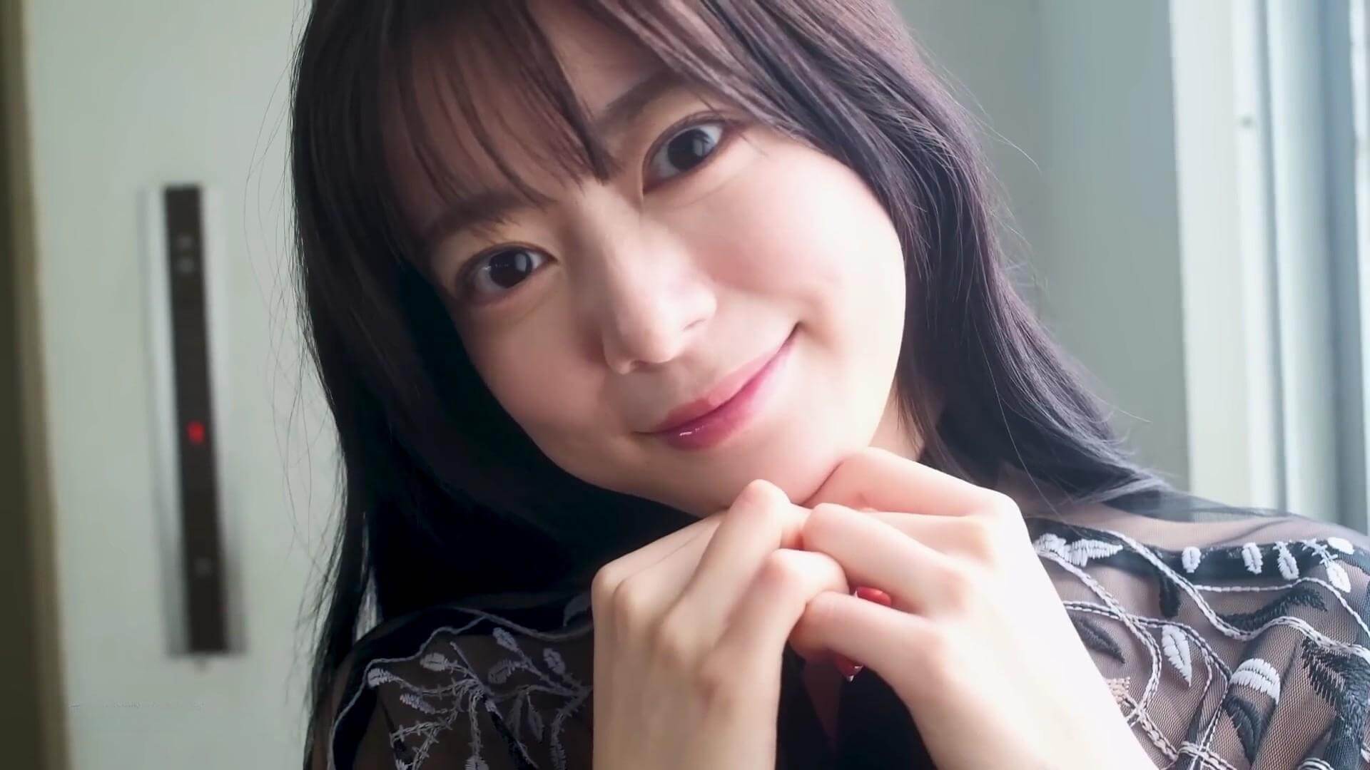 栗原もみじ最新写真集『ありのままで』出し惜しみなしの全力解放ボディを徹底解剖! 15枚目