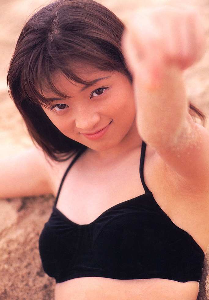 浜崎あゆみ ビキニ画像!若い頃のかわいさと抜群スタイルがたまらない! 3枚目