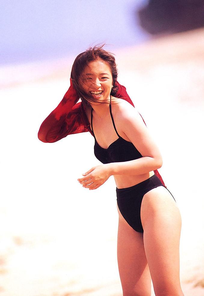 浜崎あゆみ ビキニ画像!若い頃のかわいさと抜群スタイルがたまらない! 22枚目