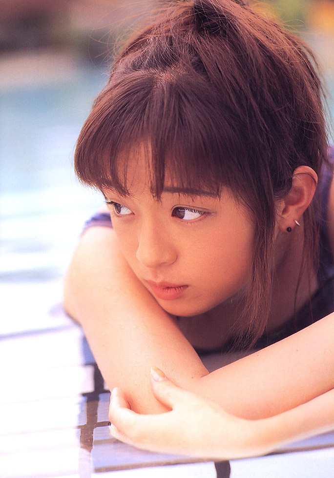 浜崎あゆみ ビキニ画像!若い頃のかわいさと抜群スタイルがたまらない! 28枚目