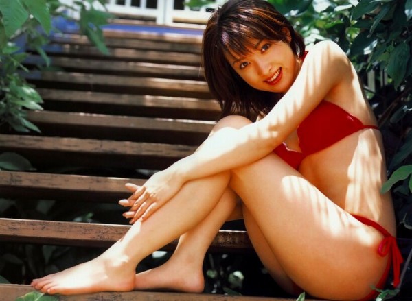 瀬戸早妃 ビキニ画像!若い頃のかわいさと抜群スタイルがたまらない! 2枚目