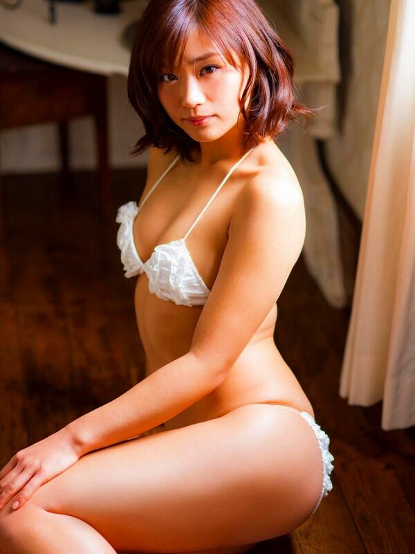 安枝瞳 ビキニ画像!健康美と抜群スタイルがたまらない! 9枚目