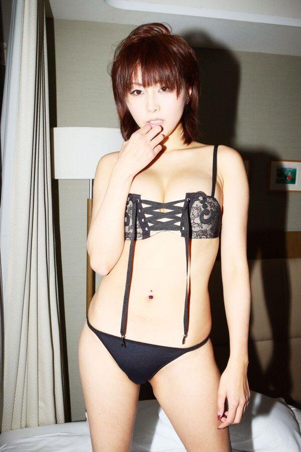 熊切あさ美 ビキニ画像!若い頃のかわいさと抜群スタイルがたまらない! 22枚目