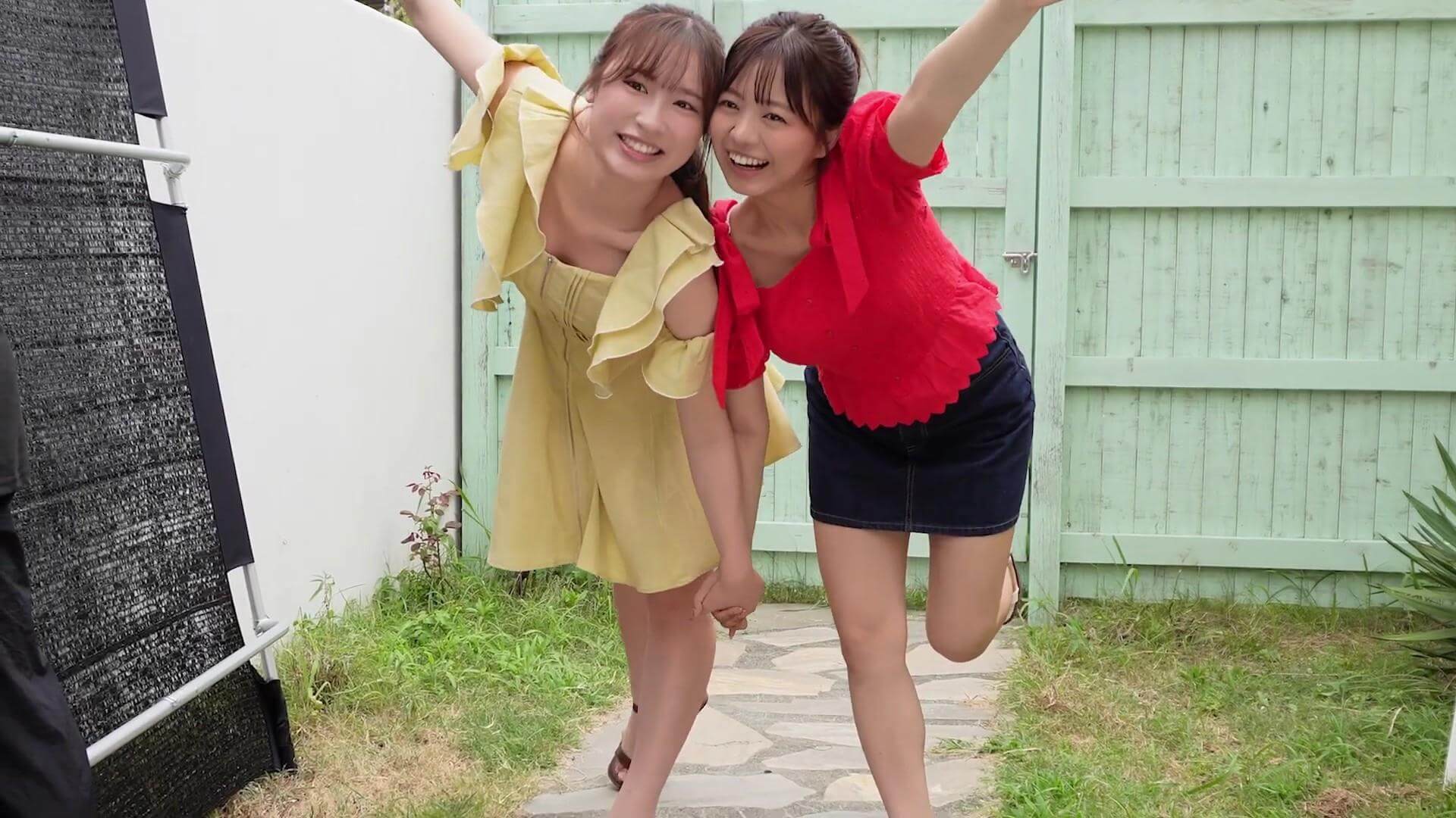 加藤綾乃&やべいろはが初水着グラビア解禁!現役女子大生の神ボディに絶賛の嵐 11枚目