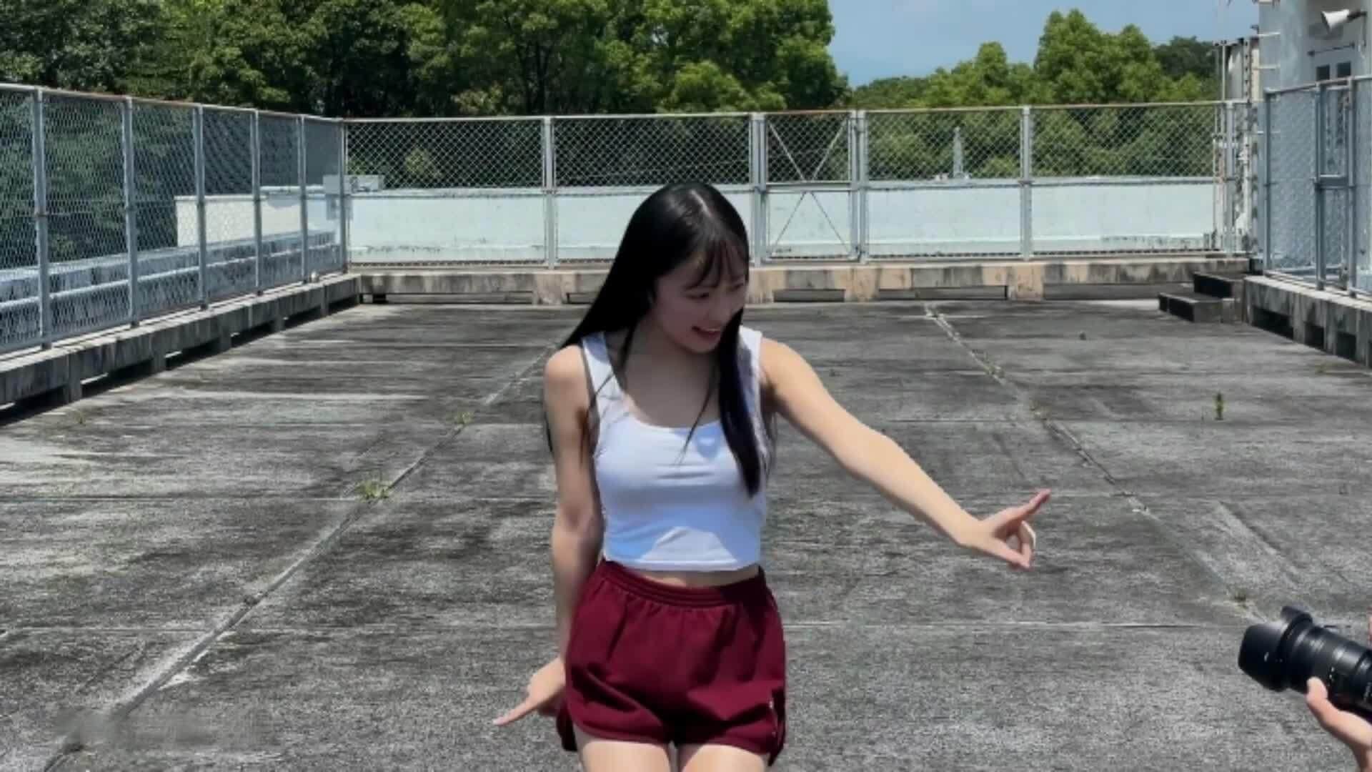 榎本彩乃 最新グラビア水着画像 4枚目