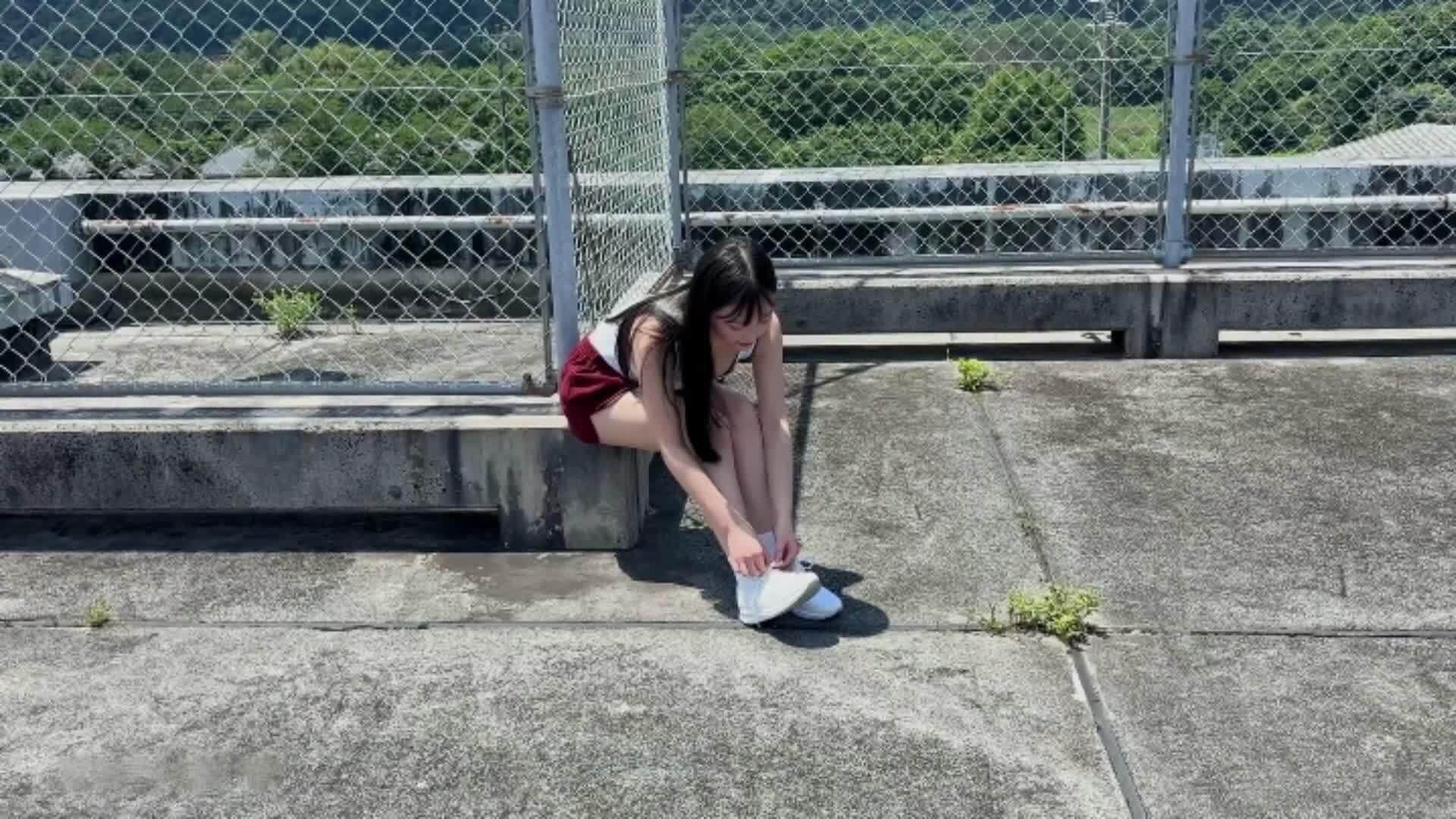 榎本彩乃 最新グラビア水着画像 9枚目