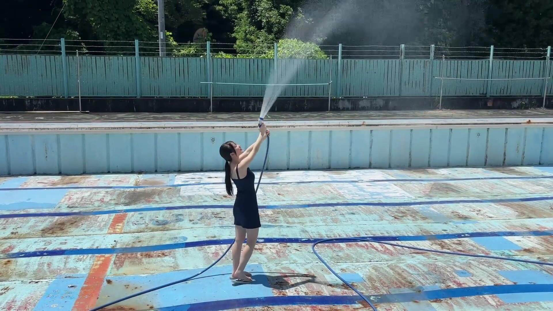 榎本彩乃 最新グラビア水着画像 17枚目