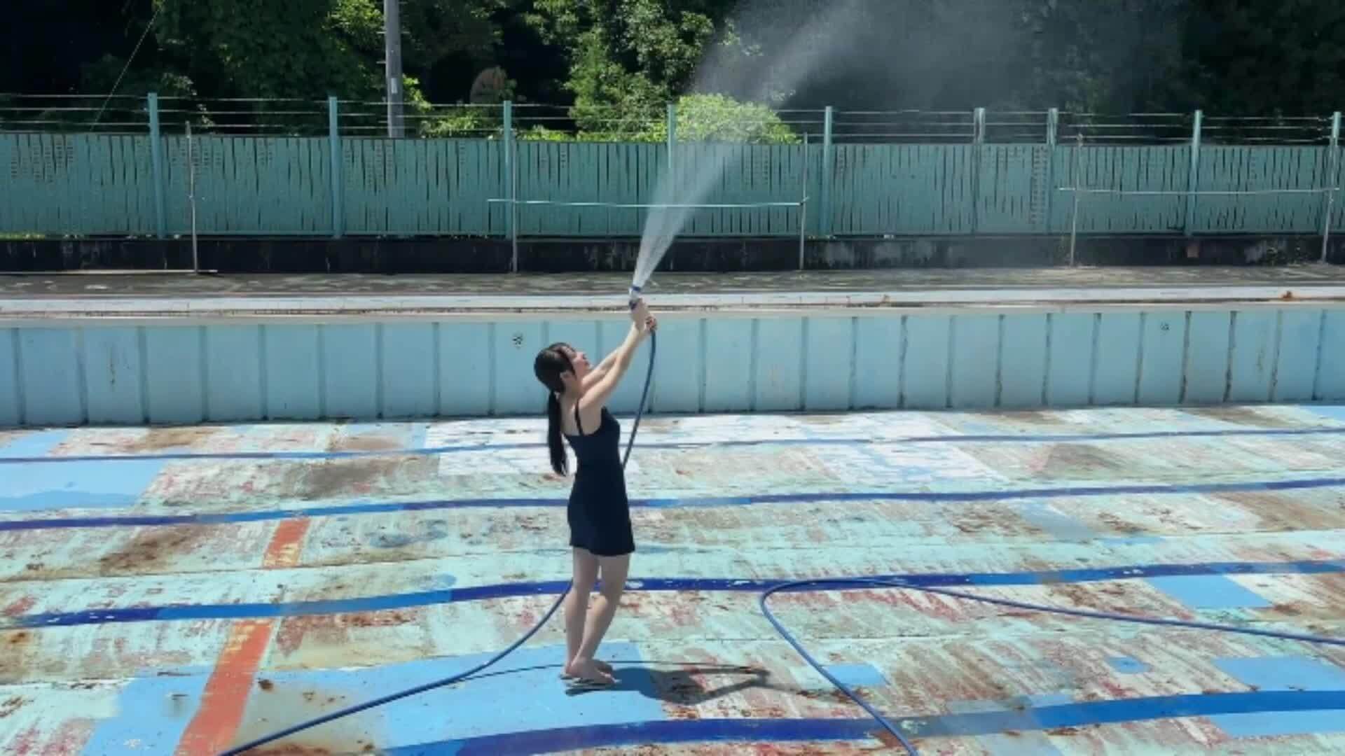 榎本彩乃 最新グラビア水着画像 18枚目