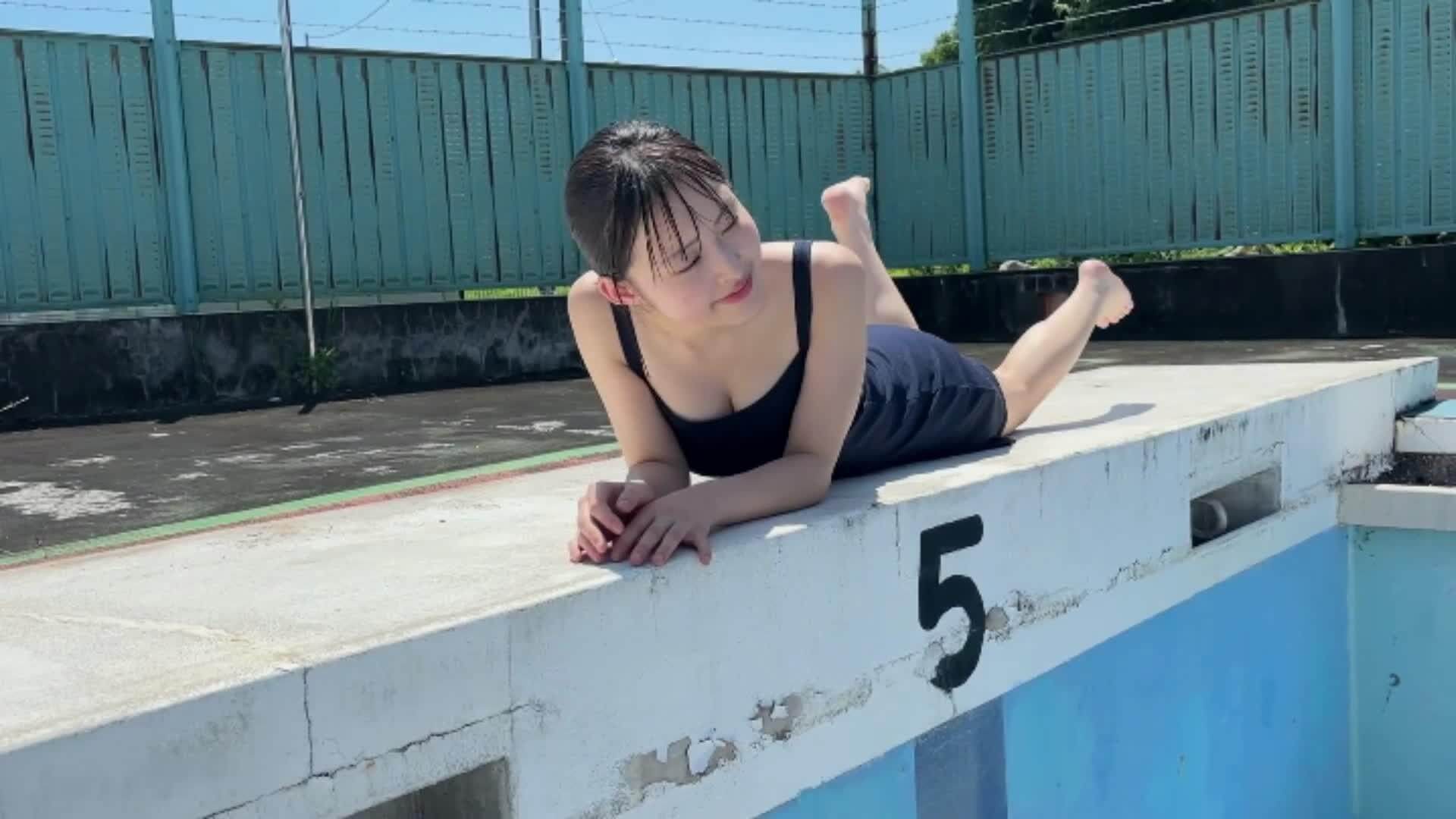 榎本彩乃 最新グラビア水着画像 19枚目