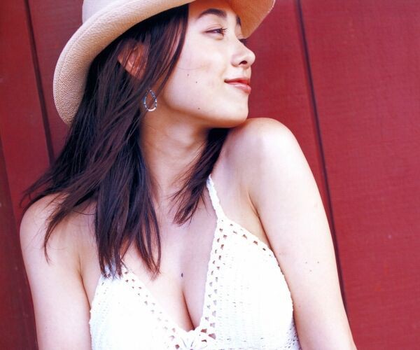 吹石一恵 ビキニ画像!若い頃の抜群スタイルがたまらない! 17枚目