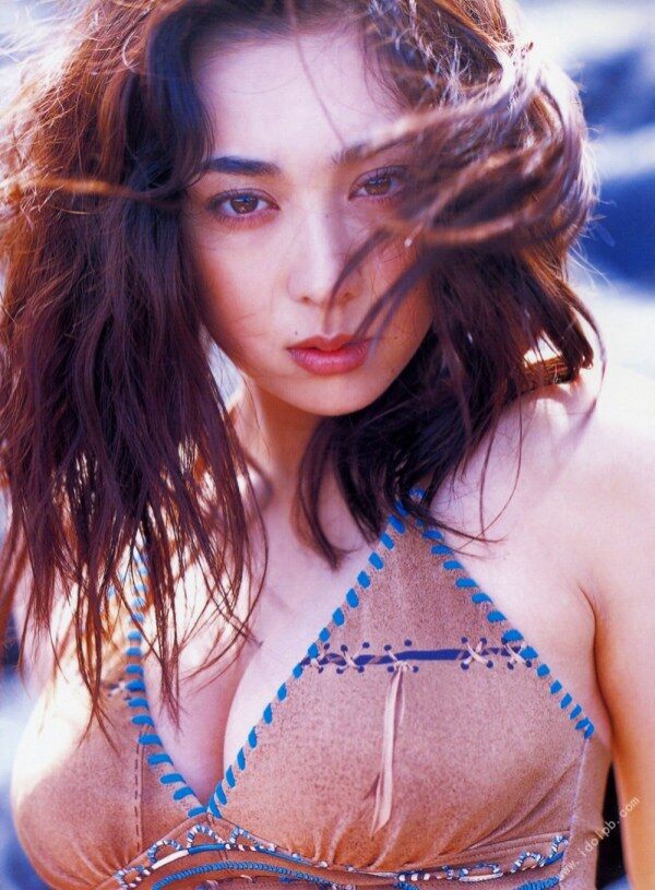 吹石一恵 ビキニ画像!若い頃の抜群スタイルがたまらない! 28枚目
