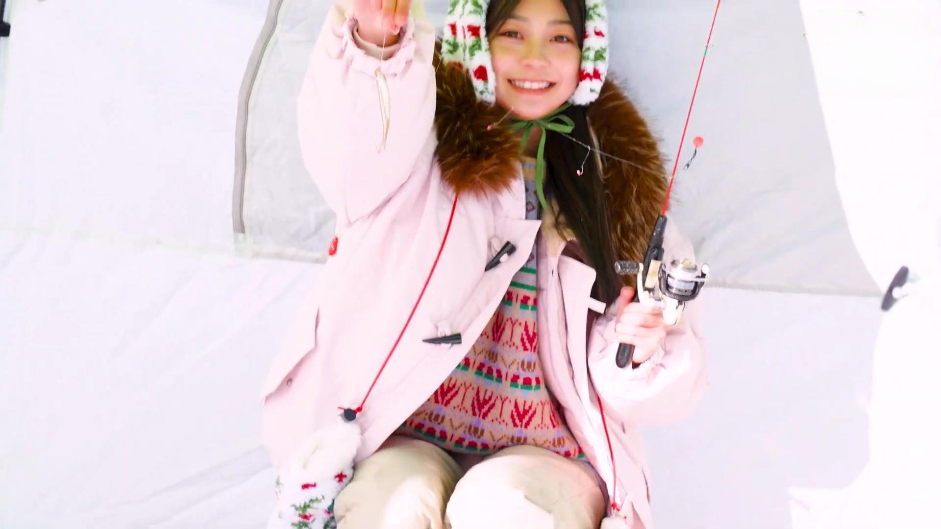 稲光亜依 雪景色水着がたまらない制コレGP 2枚目