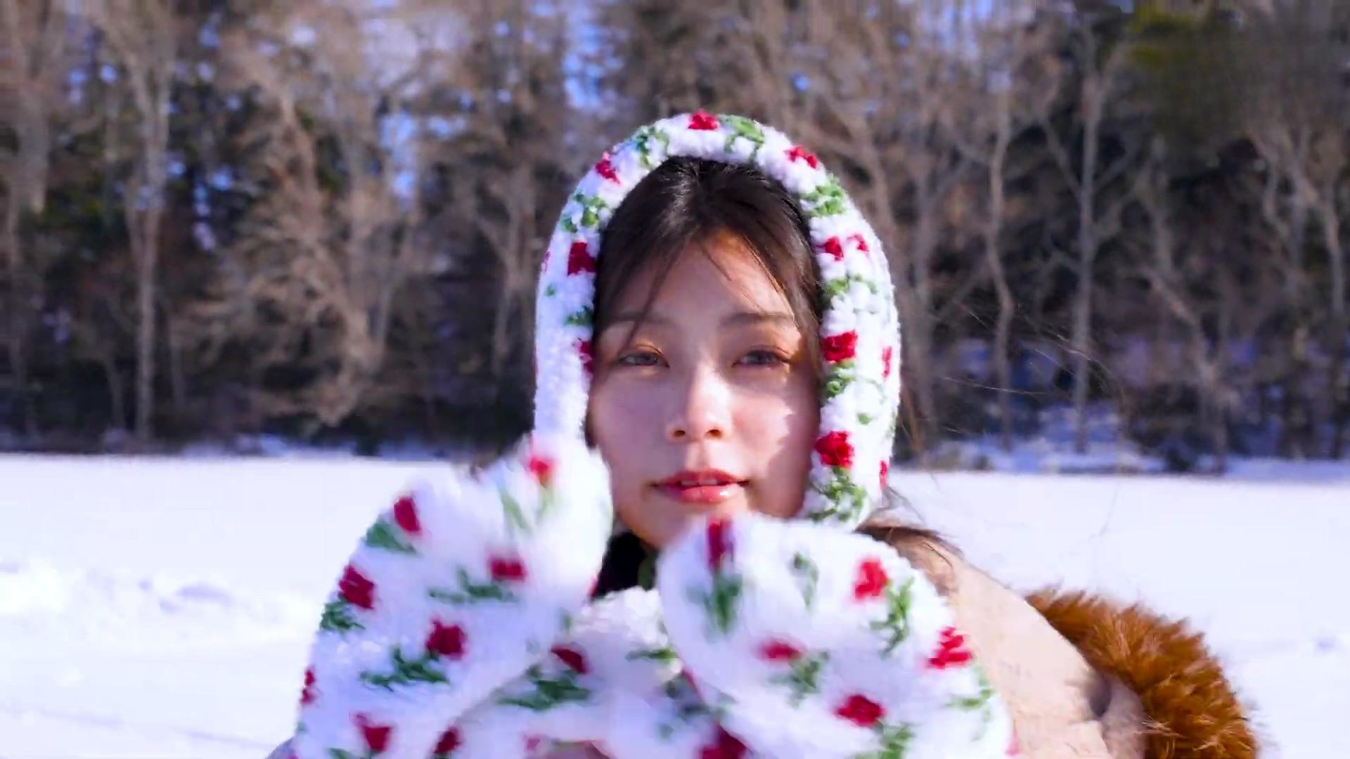 稲光亜依 雪景色水着がたまらない制コレGP 8枚目