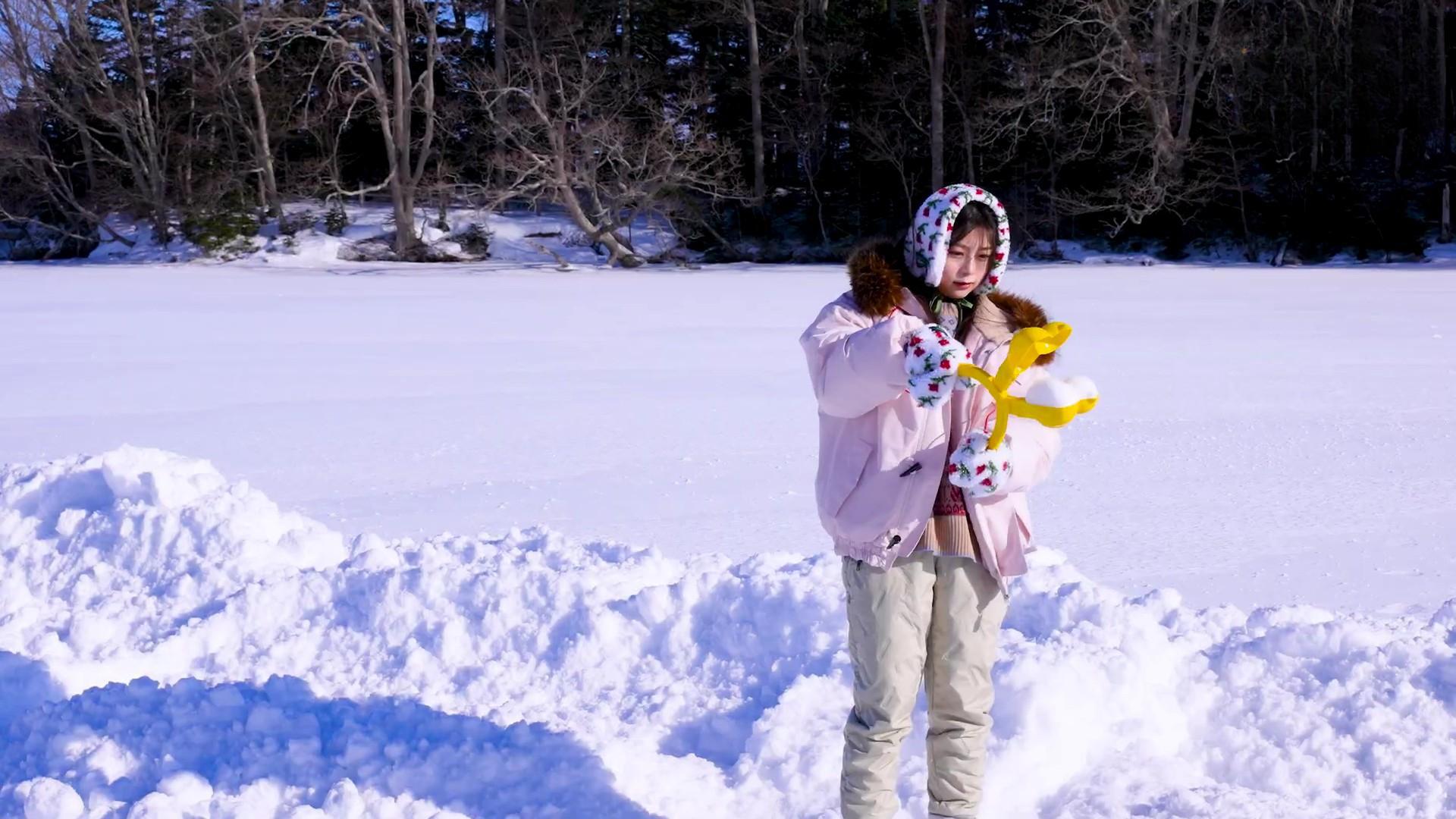 稲光亜依 雪景色水着がたまらない制コレGP 9枚目