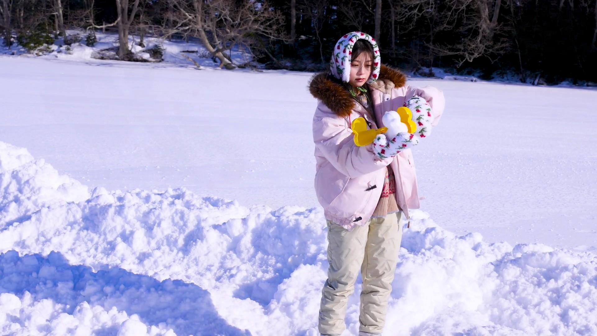 稲光亜依 雪景色水着がたまらない制コレGP 10枚目