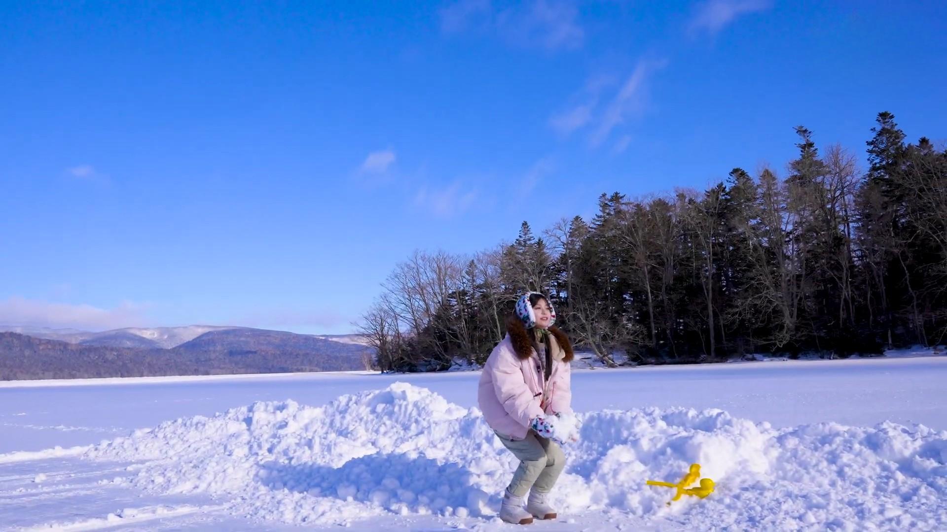 稲光亜依 雪景色水着がたまらない制コレGP 14枚目