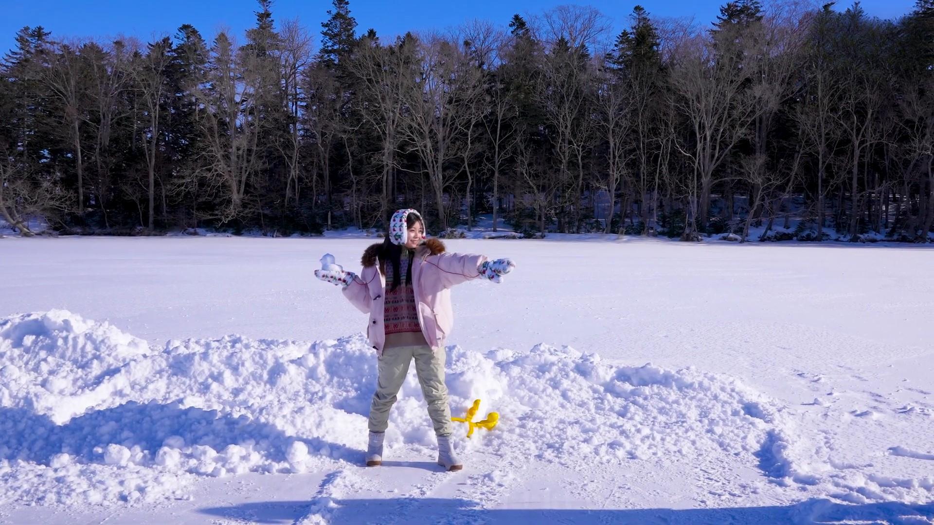 稲光亜依 雪景色水着がたまらない制コレGP 15枚目