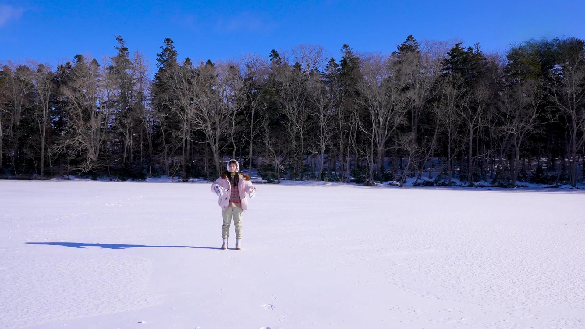 稲光亜依 雪景色水着がたまらない制コレGP 20枚目