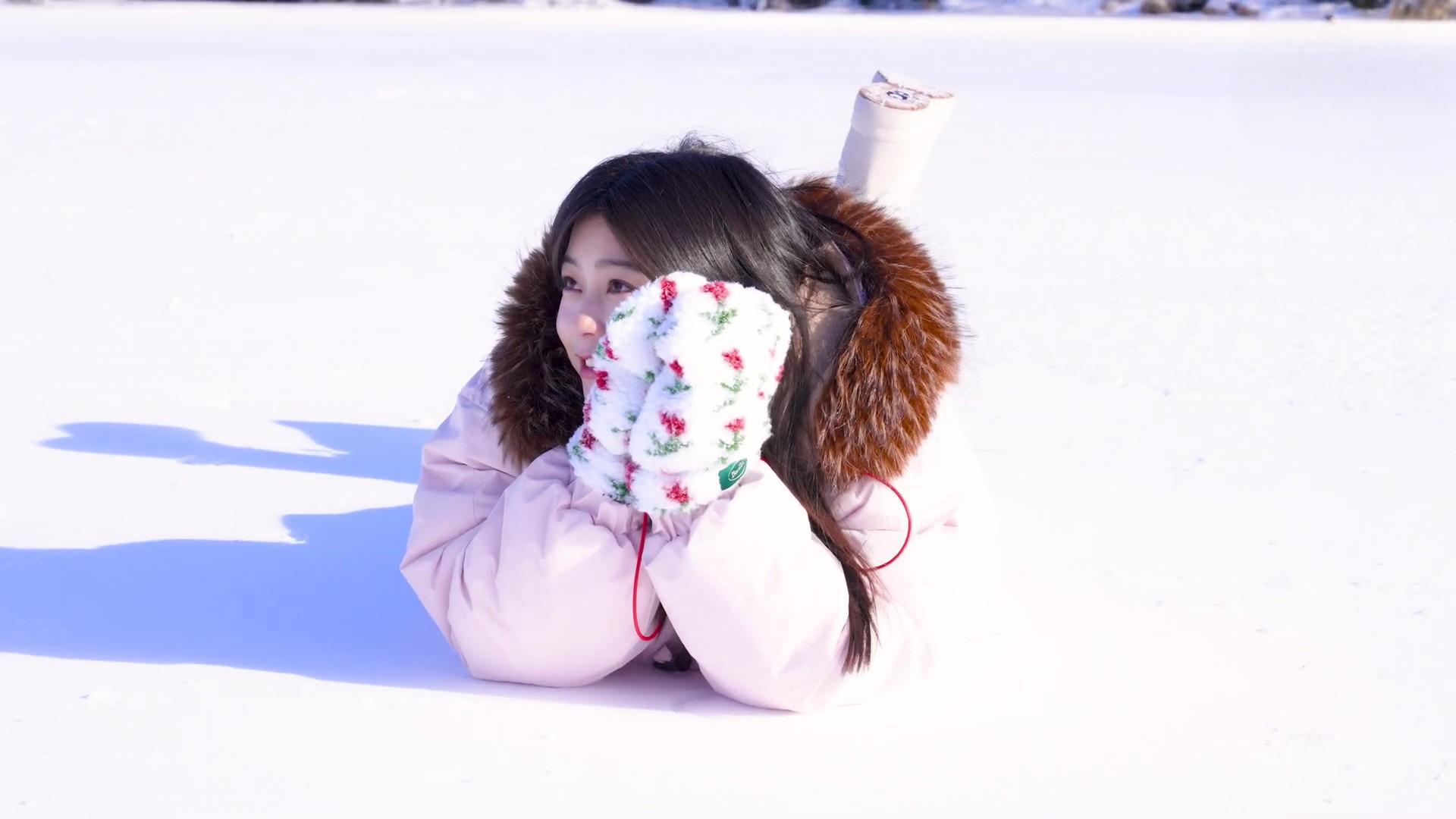 稲光亜依 雪景色水着がたまらない制コレGP 29枚目