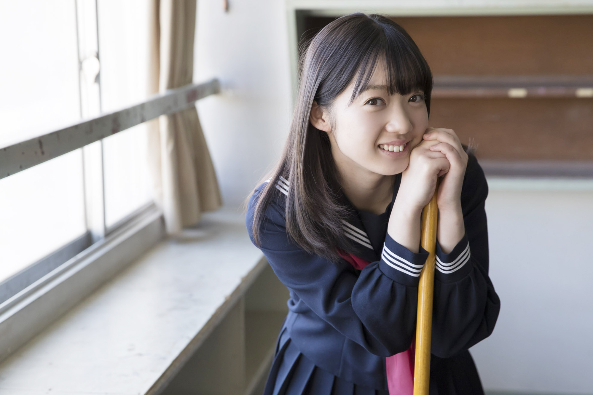 吉川愛 三宅島の自然を背景にした水着グラビアが話題 11枚目