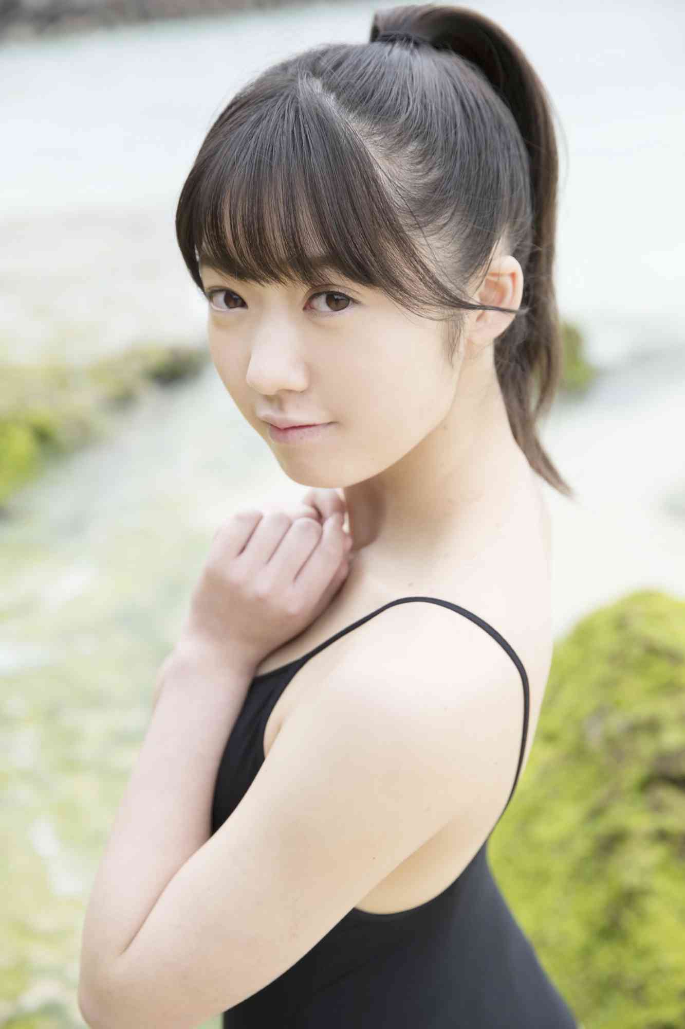 吉川愛 三宅島の自然を背景にした水着グラビアが話題 20枚目