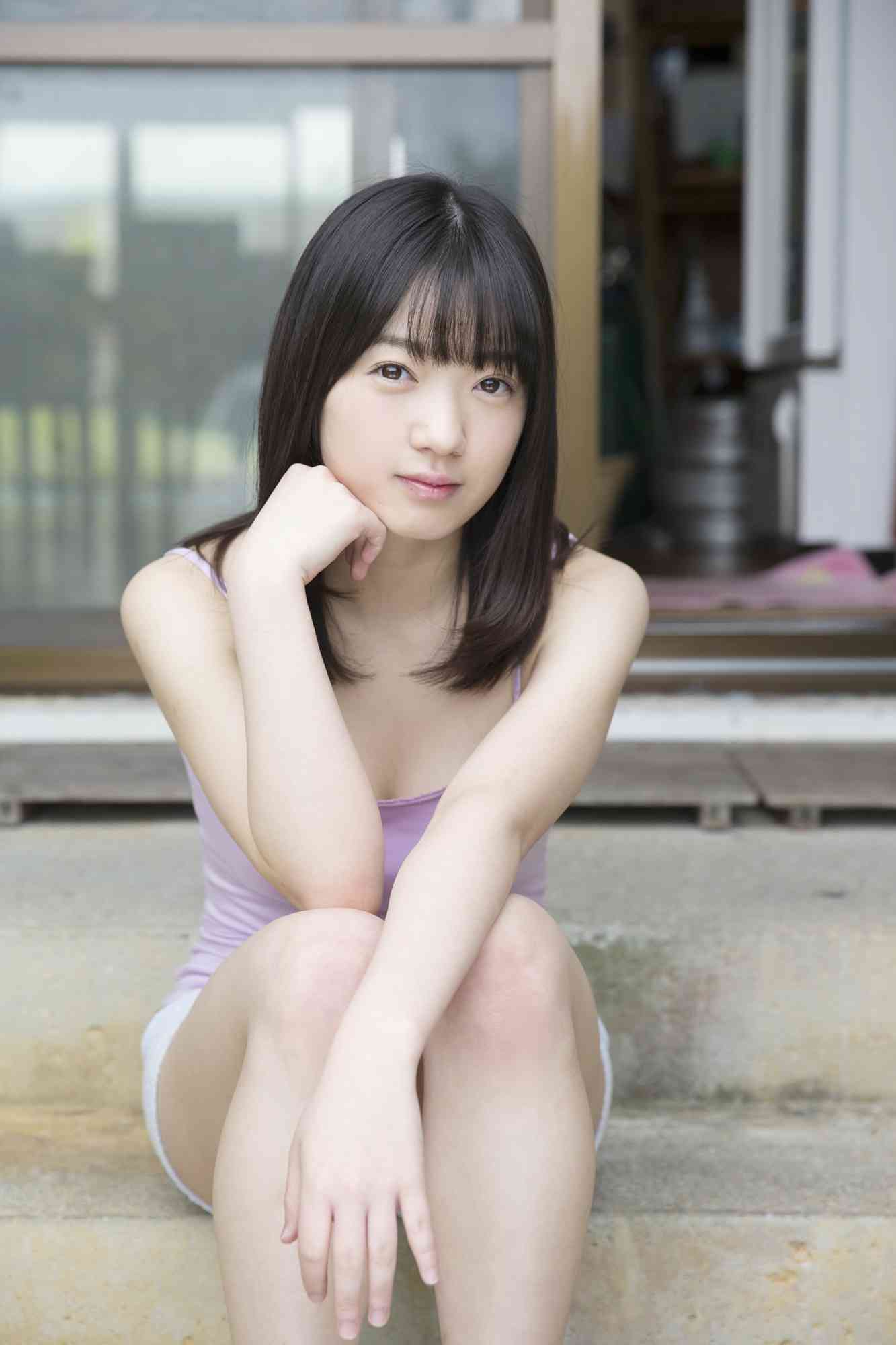 吉川愛 三宅島の自然を背景にした水着グラビアが話題 23枚目