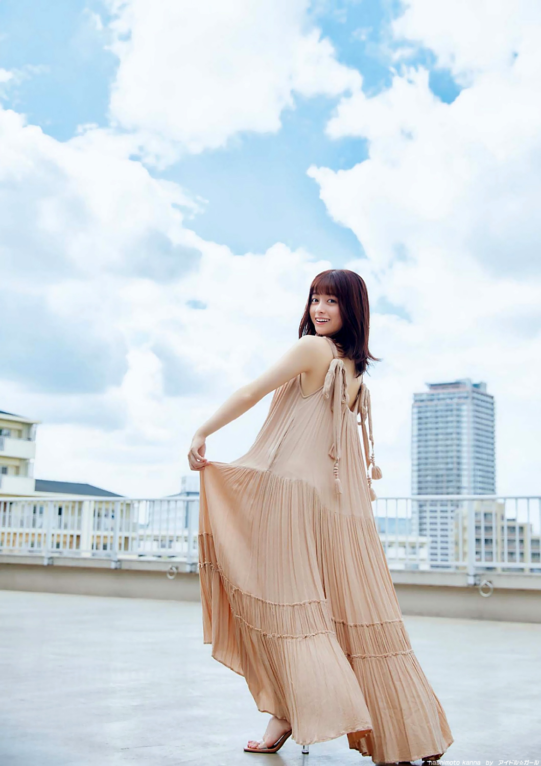G 橋本環奈 131-136e グラビア・水着画像 2枚目