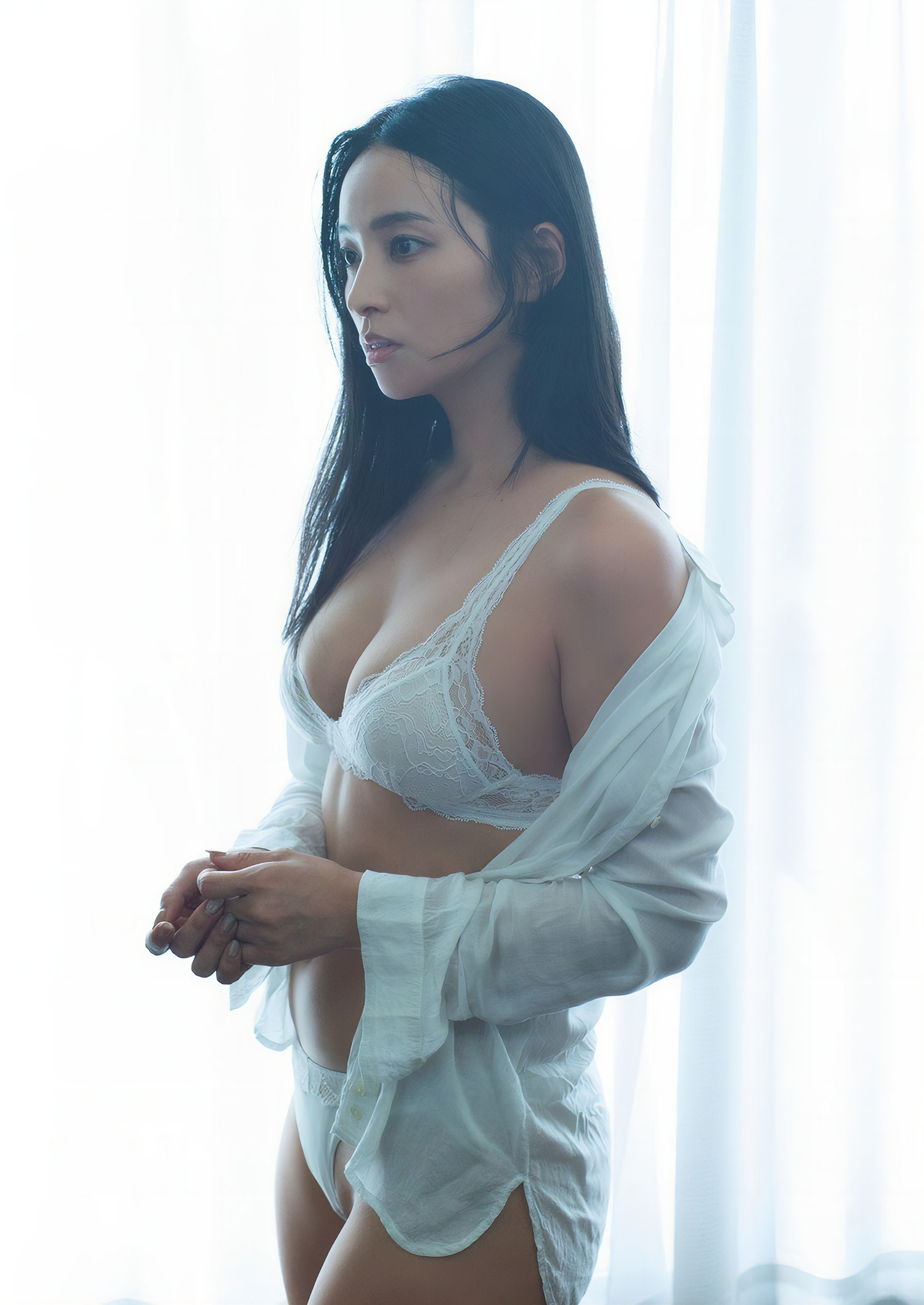 水崎綾女 水着ランジェリーグラビア 実力派女優がいざなう 4枚目