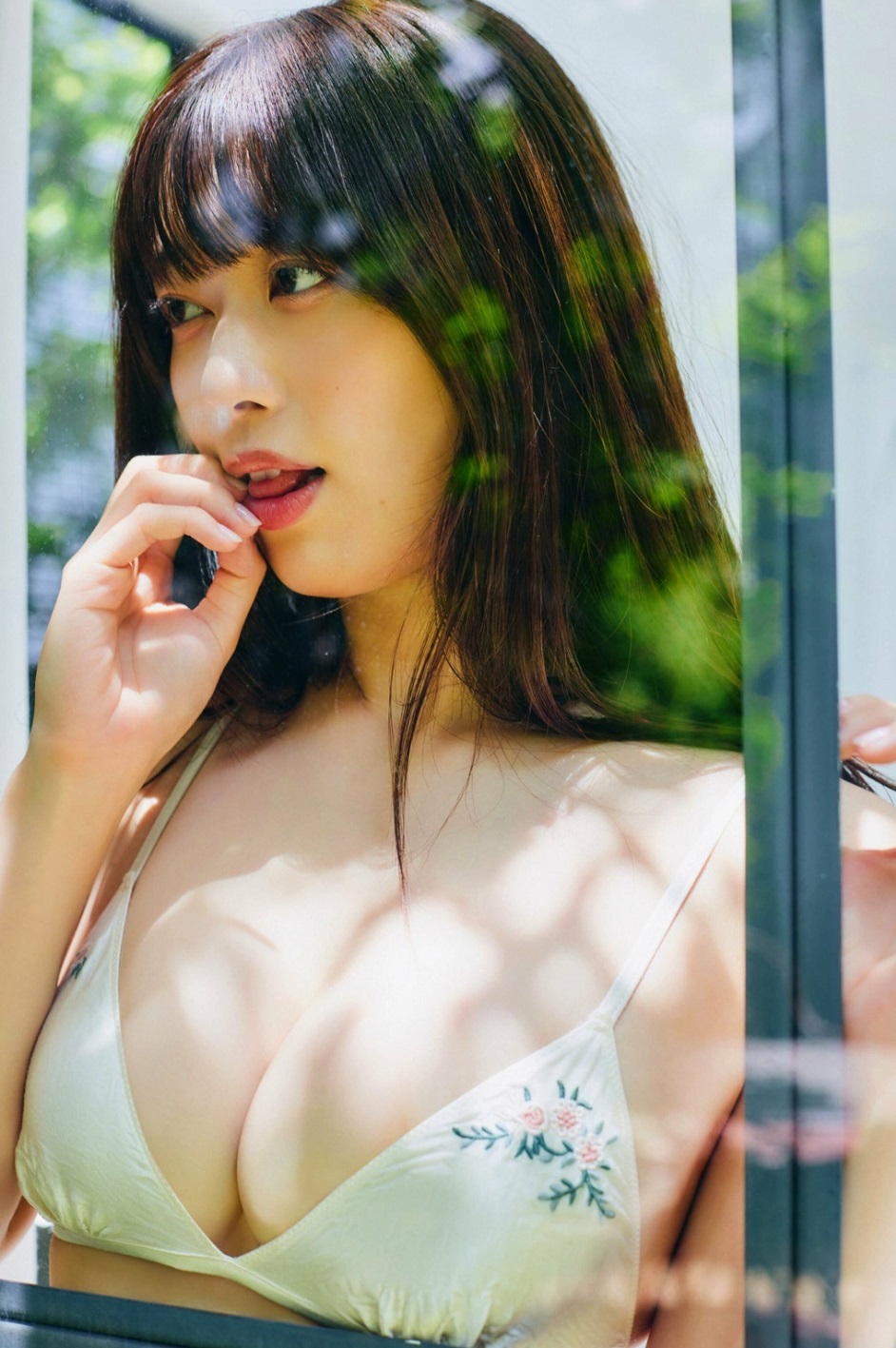 FLASH グラビア水着画像 杉本愛莉鈴 むき出しの色香 2枚目