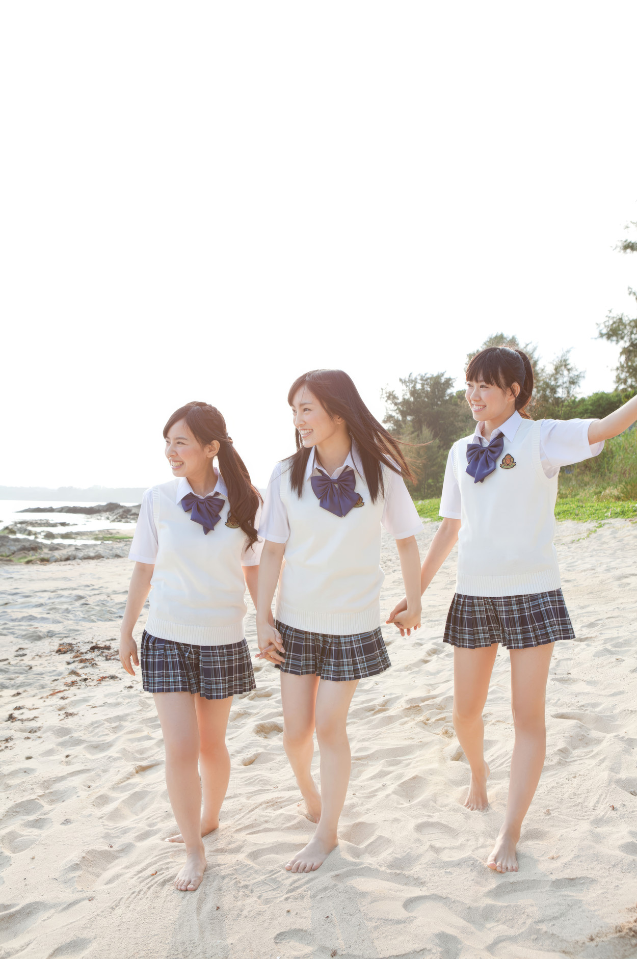 NMB48 山本彩 渡辺美優紀 山田菜々 青春のグラビア 2枚目
