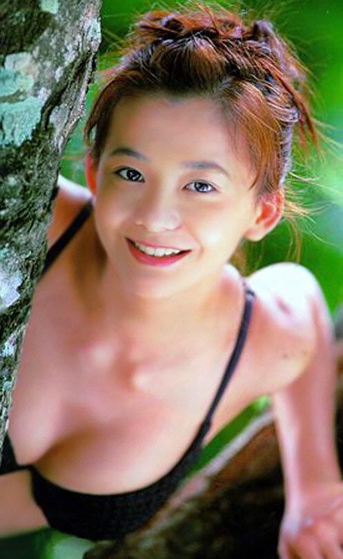 華原朋美 ビキニ画像!若い頃のかわいさと美スタイルがたまらない! 25枚目